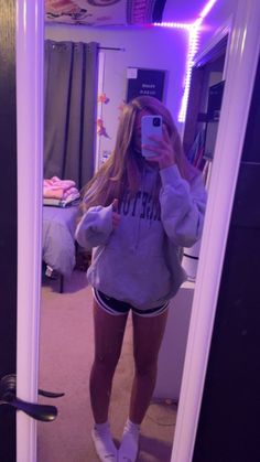 Cute Hoodie And Shorts Outfits, 2019 Outfits Vsco, Weekend Hangout Outfit, Lazy Summer Fits, Cute Outfits Shorts, Shorts And Hoodie Outfit, Basic White Girl Aesthetic, Cute White Girl, Cute Hoodie Outfit