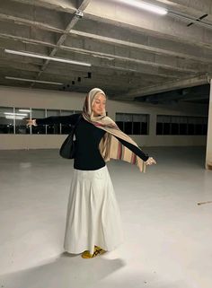 Hijabi Outfits With Skirts, Hijabi Party Outfit, Casual Hijabi Outfits, Hijab Fashion Skirt, Hijabi Skirt Outfits, Hijab Dress Outfit, Hijabi Casual, Skirt Outfits Hijab