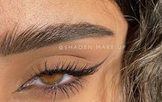 Siren Brown Eyes, Light Siren Eyes Makeup, Light Siren Eyes, Feline Eyes Natural, Siren Eyes Eyeliner, Siren Eyes Aesthetic, Feline Makeup, Light Eyeliner, Siren Eyes Makeup