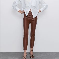 Zara Faux Leather Leggings. Brand New Dark Brown Faux Leather Pants/Leggings. Zipper At The Bottoms. Super Fashionable And So On Trend. Brown Leather Leggings, Brown Leather Pants, Classy Business Outfits, How To Wear Leggings, Leather Pant, Velvet Leggings, Event Outfit, Best Leggings, Faux Leather Pants