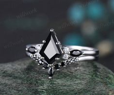 ***This unique vintage-style kite cut black onyx engagement ring set is crafted with 14k rose gold and features round and marquise cut black spinel and moissanite accents. With its beautiful and unique design, it makes an eye-catching engagement or wedding ring for the modern woman***- Metal: Solid gold(10K/14K/18K white/yellow/rose gold),925 sterling silver,platinum available- Main Stone: 6x9mm kite cut natural black onyx- Accent Stone: black spinels and moissanites- Wedding Band Stone: black s Kite Ring, Gothic Engagement Ring, Anniversary Ring Set, Black Onyx Engagement Ring, Onyx Engagement Ring, Wedding Anniversary Ring, Violet Rose, Dark Wedding, Wedding Anniversary Rings