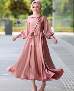 Hijab Dress Party Simple, Dress Outfits Party, Stile Hijab, Soiree Dress, Mode Abaya, Muslim Dress, Most Beautiful Dresses