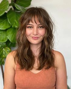 26 Choppy Shag Hairstyles For Medium Hair You Can’t Miss In 2024 Choppy Shag Hairstyles Medium, Langer Pony, Pixie Cut With Bangs, Face Framing Bangs, How To Cut Bangs, Natural Wavy Hair, Shag Hairstyles