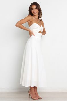 Strapless Sweetheart Neckline, Usa Dresses, Bandeau Dress, Twist Knot, White Dresses For Women, White Solid, Dresses By Length, Midi Length Dress, Sweetheart Neckline