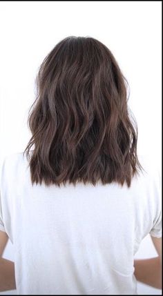 Collar Bone Hair, Wavy Mid Length Hair, Collarbone Length Hair, Medium Length Wavy Hair, Anh Co Tran, Brown Hair Inspo, Short Brown Hair, Shoulder Hair, Haircuts For Wavy Hair