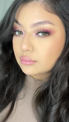 Lupe 💋 on TikTok Pink Eyeshadow Look, Green Contacts, Pink Eyeshadow, Eyeshadow Tutorial, Nyx Cosmetics, Eyeshadow Looks, The Pink, Lashes, Makeup