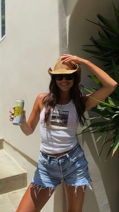 Country Festival Outfit Summer, Austin City Limits Outfit, Calgary Stampede Outfits, Cowboy Outfits For Women, Country Festival Outfit, Country Concert Outfit Ideas, Festival Fits, Calgary Stampede