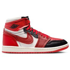 Bts Outfit Ideas, Air Jordans Women, European Shoes, Limited Edition Sneakers, Jordans Women, Red Sneakers, New Nike Air, Heritage Fashion, Air Jordan 1 High