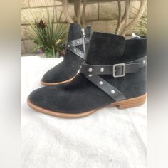 Nwt Black Suede. Leather Studded Moto Style Harness Detail. Great Pair Of Booties Kork Ease Boots, Style Harness, Lace Up Block Heel, Brown Suede Boots, Chunky Heels Boots, Moto Style, Black Ankle Booties, Block Heel Boots, Brown Leather Boots