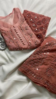 Informal Clothes, Mirror Work Kurti Design, Pink Suits Women, Lucknowi Suits, Mirror Work Kurti, Minimal Traditional, Elegant Shoes Heels, Chikankari Kurti, Hand Beaded Embroidery