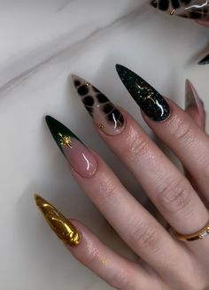 💅HANDGEMACHT PRESS ON NAILS💅 🌟Wir garantieren die perfekte Qualität🌟 🐝Anpassung Alle meine Nägel sind handbemalt, damit sind keine neuen Ideen und Individualisierung möglich. Wir können sogar ein komplett neues Set zusammen erstellen, also zögere nicht, mir eine Nachricht zu schreiben. 💖Schreib mir eine Nachricht, wenn du dir wegen der Größe/Länge unsicher bist. Wir akzeptieren KEINE Stornierungen für Größen- / Längenprobleme. Wenn du dir wegen deiner Maße unsicher bist, dann nimm die Größ Green With Chrome Nails, Nails Mothers Day, Mothers Day Nails, Bridal Shower Nails, Black And Nude Nails, Shower Nails, Nails Bridal, Nails Birthday, Nails Prom