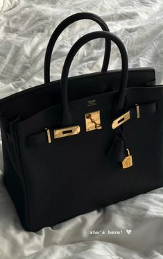 Birkin 25 Black Togo, Kylie Jenner Bags, Fancy Purses, Celebrity Casual Outfits, Fashion Shoes Heels, Fall Handbags, Hot Bags, Luxury Girl