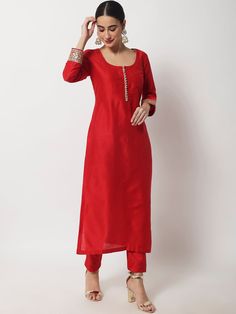 Plain Suit Designs Indian, Red Kurti Design, Straight Kurti Designs, Function Outfit, Red Salwar Suit, Plain Kurti Designs, Shiny Heels, Velvet Kurti, Dress Design Ideas