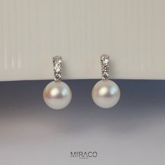 Pearls Dangle Clip On Earrings, Clip On Pearl Earrings, Silver Clip On Earrings, Clip On Dangle Earrings, Clip On Wedding Earrings ---------------------- -DETAILS- * Material: brass, cubic zirconia, faux pearl (pink light pearl/ pure white pearl) * Dimensions: 25mm with 12mm pearl * Sold as a pair Our clip-on earrings give you all variety and elegance of pierced earrings with convenience and comfort. The new unique spiral clip of the design is much more comfortable to wear. Every pair of these e Pearl Earrings Clip On, Pearl Clip On Earrings, Silver Clip On Earrings, Non Pierced Earrings, Ear Parts, Pearl Jewelry Design, Pearls Earrings, Earrings Bridesmaid, Earrings Clip