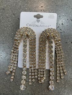 Add some sparkle to your accessory collection with the Mia Gold Crystal Drop Earring! Lightweight on the ear and dazzling to the eye, they are perfect to dress up your next GNO look! The Ear, Gold Crystal, Crystal Drop Earrings, Drop Earring, Crystal Drop, The Eye, Best Seller, Beaded Bracelets, Dress Up