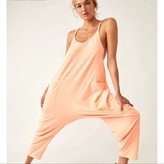 Nwt Free People Movement Hot Shot Onesie Size : Small Brand New With Tags!! Color: Melon Gorgeous Color! Casual Summer Rompers, Womens Onesie, Summer Onesies, Summer Jumpsuit Casual, Dressy Clothes, Trendy Overalls, Loose Overalls, Womens Jumpsuits Casual, Stretch Jumpsuit