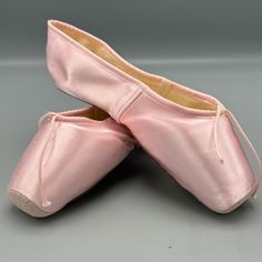 Vintage Capezio Duro Toe Ballet Pointe Shoes 7 ½ D Women’s Usa Dance Handcrafted By Ballet Makers In Usa 7 ½ D 105 I 885 82594 Included: Box -No Lid, Pair Of M/L Toe Flo Pointe Shoe Pads, Piece Of White Elastic No Ribbon Never Worn Or Used Box Ware No Lid Fitted Closed Toe Dance Shoes, Fitted Almond Toe Dance Shoes, Fitted Closed Toe Ballet Flats For Formal Occasions, Formal Closed Toe Ballet Flats, Formal Fitted Closed Toe Ballet Flats, Ballet Dance Shoes With Round Toe For Practice, Fitted Pointed Toe Dance Shoes For Galas, Fitted Closed Toe Dance Shoes With Rubber Sole, Pink Round Toe Dance Shoes For Spring