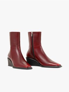 Aino Boot - Red – Lisa Says Gah Neutral Shoes, Cream Shoes, Edgy Look, New Tops, Heeled Ankle Boots, Uganda, Wedge Heels, New Shoes, Red Leather