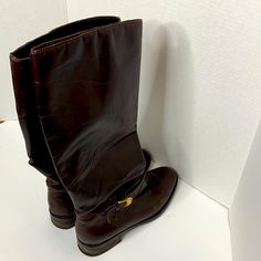 Etienne Aigner - Legacy Size : 8 Mid Calf Brown Leather Clean Used / Comfortably Worn In Aigner Boots, Boots Tall, Etienne Aigner, Leather Cleaning, Winter Rain, Brown Gold, Mid Calf, Rain Boots, Brown Leather