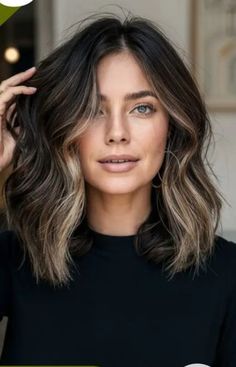 Roots And Highlights, Medium Length Brown Hair With Balayage, Blonde Ends Dark Roots, Brunette With Blonde Ends, Balayage Black Roots, Shoulder Length Black Hair With Highlights, Dark Hair With Blonde Ends, Black Roots Balayage, Dark Hair With Ashy Highlights