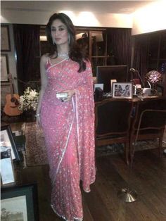 Kareena Kapoor Wedding, Bollywood Vintage, Celebrity Saree, Dragon Mask, Indian Sari Dress, Desi Fashion Casual