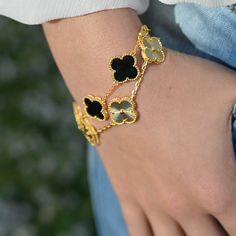 Van Cleef And Arpels Lucky Spring, Lucky Clover Necklace, Chinese Lucky Charm Bracelet, Lucky Cat Bracelet, Luxury Gold-tone Women's Charm Bracelet, Elegant Woman, Provence, Western Fashion, 18k Gold