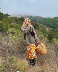 Long Skirt Outfits, Romee Strijd, Elsa Hosk, Babymoon, Fall Fits, Woman Standing, 가을 패션, Big Sur, Mode Inspiration