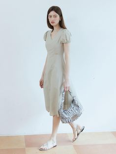 Composition : Rayon 59% , Nylon 41%Color : KhakiCountry of Origin : Republic of Korea Draping Sleeve, Khaki Dress, Puff Sleeve, Long Dress, Long Sleeve Dress, Color