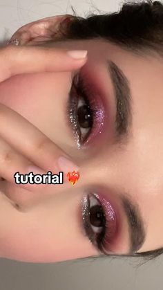 Pink Glam Eyeshadow Looks, Hot Pink Makeup Looks Prom, Eyeshadow Looks For Big Eyes, Edgy Eyeshadow Looks, Brown And Pink Eyeshadow Looks, Alt Valentines Makeup, Pink And Black Makeup Looks, Dark Pink Makeup, Valentines Makeup Ideas Simple