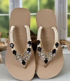 For a unique gift, consider the Custom Made Sandal for Women featuring a lightweight, open-toe design, perfect for stylish summer wear. This stylish handmade sandal, with its fashion-forward design, makes for an ideal gift option. *For more gift options take a look at our best seller flip flops https://designbydesirenyc.etsy.com/listing/1304420049 PRODUCT DETAILS  - Rubber flip flop sole - Origin : imported from Brazil  - Platform height: 3/4" - Thinner straps  - Satin silk cord (very pleasant t Elegant Black Flip Flops For Vacation, Elegant Open Toe Party Flip Flops, Elegant Party Flip Flops With Open Toe, Elegant Adjustable Black Flip Flops, Elegant Party Flip Flops, Elegant Flip Flops For Summer Vacation, Elegant Summer Vacation Flip Flops, Adjustable Flip Flops For Summer Party, Adjustable Gold Sandals For Beach Season