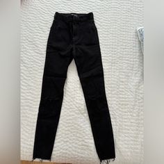 Zara Stretch Knee Slit Jeans Never Worn! New Without Tags Size 4 Zara Jeans, Jeans Color, Zara Black, Women Jeans, Size 4, Zara, Tags, Women Shopping, Black