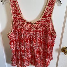 Flowy Free People Tank. Never Worn- New With Tags. Summer Red Boho Print Top, Free People Kimono, Lilac Top, Black Lace Tank Top, Paisley Print Blouse, Free People Tank, Blue Floral Top, Free People Blouse, Lace Sleeveless Top