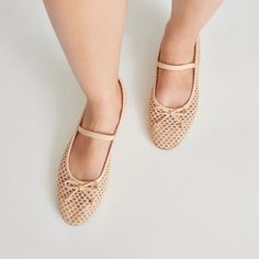 CARIN RAFFIA BALLET FLATS LT NATURAL RAFFIA – Dolce Vita Feminine Slip-on Flats For Spring, Casual Beige Closed Toe Ballet Flats, Beige Closed Toe Ballet Flats For Spring, Chic Beige Ballet Flats With Rubber Sole, Casual Beige Ballet Flats With Rubber Sole, Beige Flats With Woven Sole For Spring, Feminine Beige Ballet Flats For Summer, Medium Width Closed Toe Flats For Spring, Summer Slip-on Mary Jane Flats