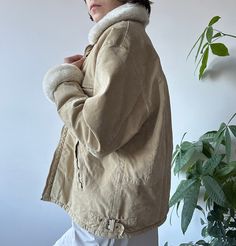 Vintage Y2K 00's 2000's Cream Faux Fur Faux Sheepskin Classic Zip Up Trim Coat Jacket Size M condition: 9/10 - broken zip!! needs to be changed size: feels like M model is size UK8/EU36/S and is 173 cm tall (5.7ft) the item is preloved/vintage so some signs of natural wear and age might appear we ship from Poland! Y2k Long Sleeve Winter Outerwear, 90s Style Outerwear With Pockets For Winter, 90s Style Winter Outerwear For Cold Weather, Zip Up, Vintage Y2k, Poland, Faux Fur, Zip Ups, Art Collection