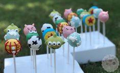 Toy Story Inspired Cake Pops-Cake Ballerina-Cake Pops Toy Story Birthday Party Decor, Toy Story Cake Pops, Cake Pops Ideas, Twins Party, Babies Outfits, Toy Story Party Decorations, Toy Story Baby, Cake Pop Stands, Toy Story Theme