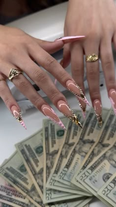 Birthday Nails Stilleto, Freestyle Birthday Nails, Nails Inspo Stiletto, Libra Nails Acrylic, 21 Birthday Nails Designs, Medium Stiletto Acrylic Nails, Pink Nails Stiletto, Birthday Nails Stiletto, Baddie Stiletto Nails