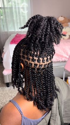 Medium Sized Twists Natural Hair, 2 Strain Twist Natural Hair, Protective Styles With Natural Hair, Tiny Passion Twists, Twists Styles For Black Women, Kinking Hair Styles Twisting, Shoulder Length Twists For Black Women, Small Twist Braids Hairstyles, Two Strand Twist Women