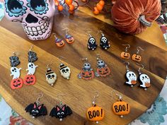 Beautiful Halloween earrings for wearing this season of Halloween 🎃  SMOKE FREE PET FREE Beautiful Halloween, Halloween Earrings, Jewelry Earrings Dangle, Etsy Earrings, Dangle Drop Earrings, Craft Ideas, Dangle Earrings, Accessory Gift, Jewelry Earrings