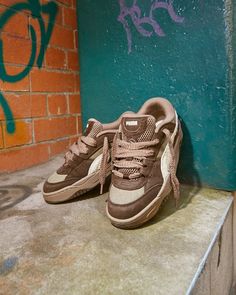 Chunky SZN has arrived with our latest PUMA 180. Available online now. Puma Original, Puma Trainers, Gallery Dept, Armor Concept, Sportswear Brand, Dream Shoes, Suede Shoes, Streetwear Fashion