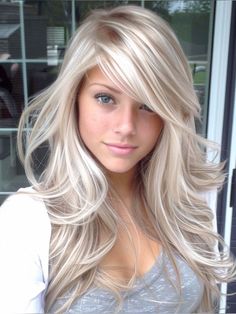 Platinum With Caramel Lowlights, Balayage For Brunettes, Red Lowlights, Trendy Highlights, Diy Ombre Hair, Highlights For Brown Hair, Rambut Brunette, Fashion Events