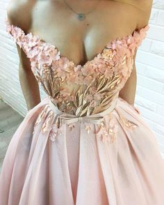 3,870 Likes, 20 Comments - Teuta Matoshi Duriqi (@teutamatoshiduriqi) on Instagram: “#teutamatoshiduriqi #springmood ” Pink Tulle Evening Dress, Burgundy Homecoming Dress, Made Flowers, Dresses With Pockets, Prom Dresses With Pockets, Tulle Evening Dress, Sweetheart Prom Dress, Beautiful Prom Dresses, Long Prom Dress