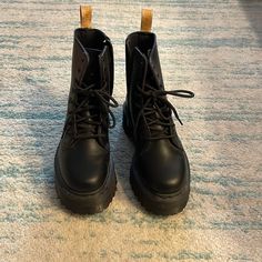 Only Worn Once, Super Cool Platform Air Walk Dr.Martens Dr Martens Black, Shoes Platform, Dr Martens Shoes, Martens Shoes, Moto Boots, Dr. Martens, Super Cool, Vegan Leather, Walking