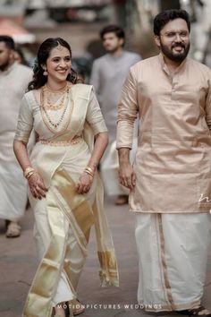 Telugu Marriage, Couple Wedding Poses, South Indian Couple, Malayali Bride, Engagement Couple Dress, Wedding Matching Outfits, Indian Wedding Suits Men