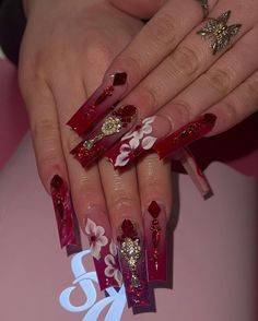 Nails Art Simple, Nail Art 2022, Nail Art 2023, Maroon Nail, Nail Art For Short Nails, Art For Short Nails, Red And Gold Nails