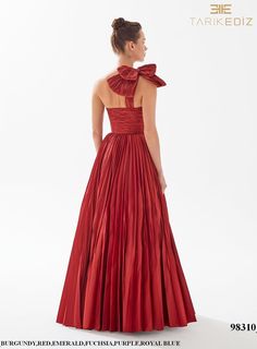 One Shouldered Draped Bow Detailed Pleated Dress. Plastic Dress, Tarik Ediz, Unique Prom Dresses, Pleated Bodice, Evening Dresses Elegant, Necklines For Dresses, Feminine Beauty, Dress Cover, Stunning Dresses