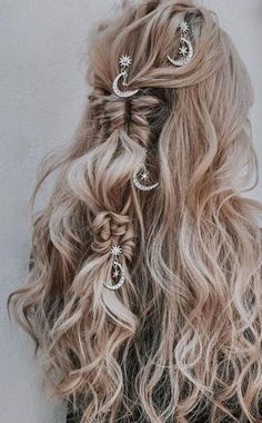 Linktree. Make your link do more. Undone Hair, Boho Wedding Hair, Bohemian Hairstyles, Wedding Hair Inspiration, Boho Hairstyles, Wedding Hair And Makeup, Hair Dos, Bun Hairstyles, Fine Hair