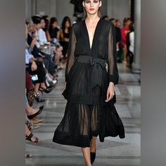 Carolina Herrera Silk A-Line Dress Spring 2017 Long Sleeve With V-Neck Concealed Zip Closure At Back Bust: 33.25" Waist: 30.25" Hip: 39" Length: 48" Fabric: 100% Silk; Lining 100% Silk Clothing Size: M Foreign Size: Us 8 Color: Black Carolina Herrera Dress, Carolina Herrera Dresses, Silk Clothing, Silk Outfit, Dress Spring, Spring 2017, Carolina Herrera, Spring Dresses, A Line Dress