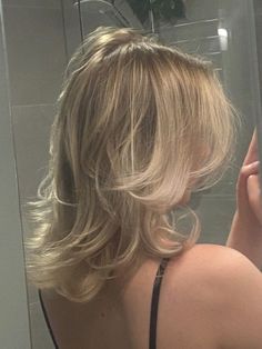 Short Hair Blowout, Layered Haircuts For Medium Hair, Blonde Hair Inspiration, Blowout Hair