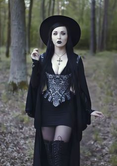 Witchy Costume Ideas, Elvish Fashion, Witch Attire, Summer Goth Outfits, Spider Cobweb, Halloween Tights, Witch Outfits, Goth Looks