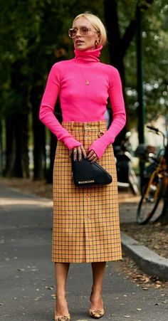 Pink Fall Outfits, Mode Dope, Skirt Diy, Mode Rose, Ideas Clothes, Trendy Skirts, Street Style Inspiration